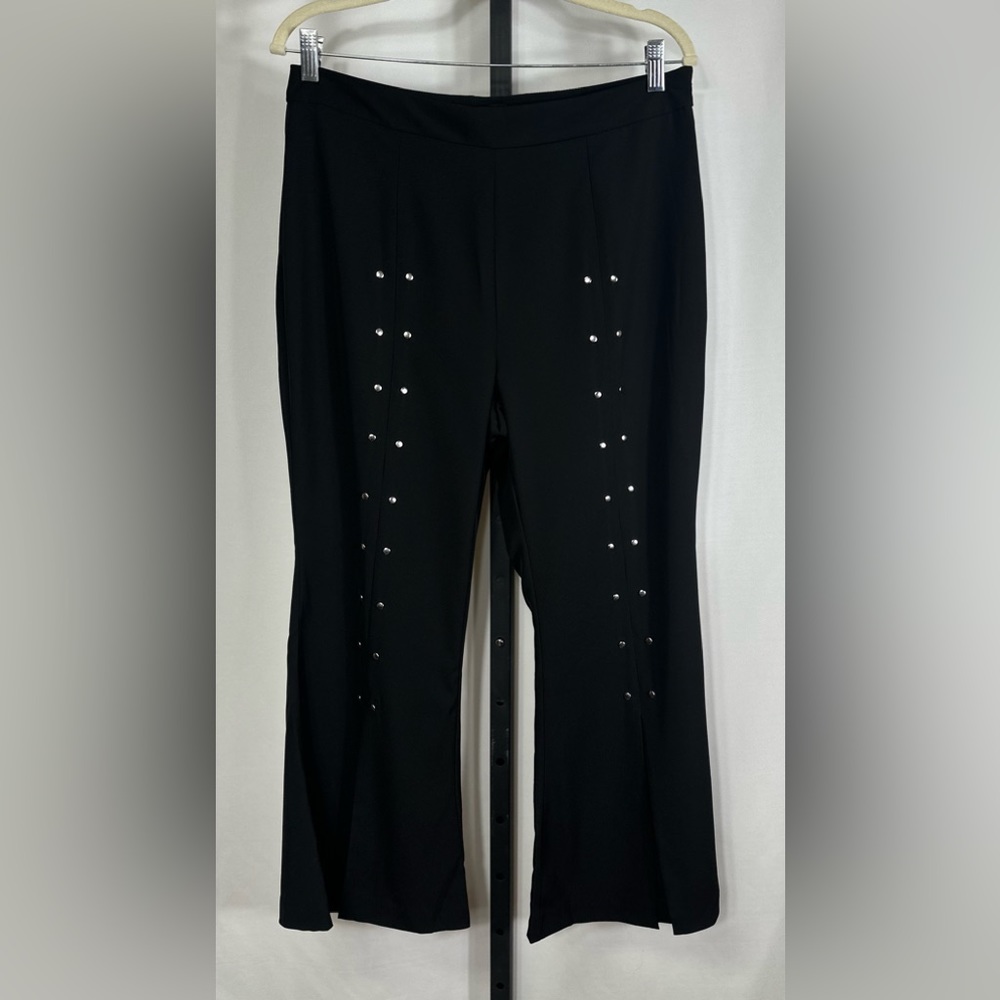NWT Romeo and Juliet Couture Studded Black Flare Pants Size Large